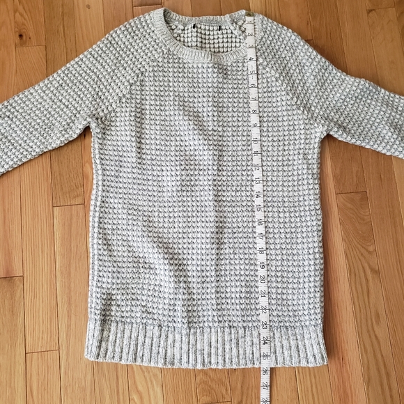 Cozy Grey And White Knit Crewneck Sweater - Picture 6 of 6